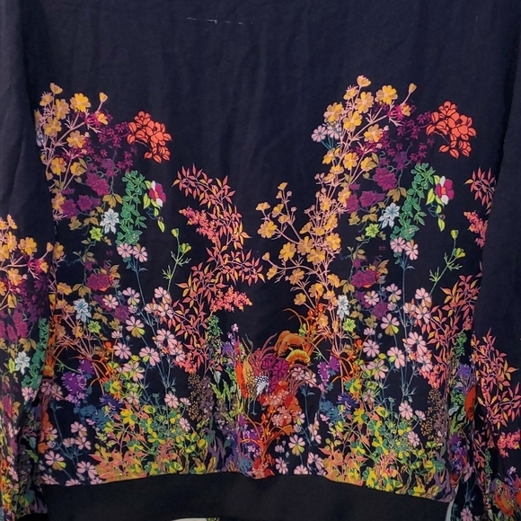 Merona beautiful floral lightweight zip front top size large - Picture 5 of 6